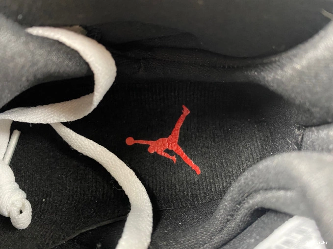 Retro 305381-103 Jordan (2013) 8 Bugs Bunny Air 0615